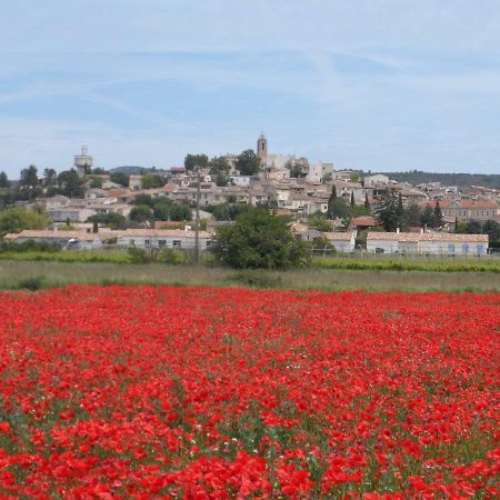 Pourrieres Place Du Chateau מראה חיצוני תמונה