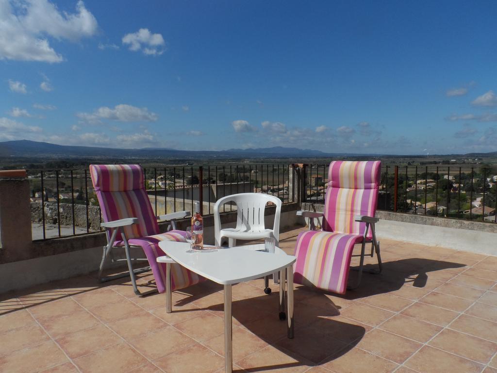 Pourrieres Place Du Chateau מראה חיצוני תמונה
